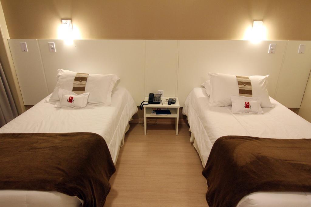 Hotel Curi Executive بيلوتاس الغرفة الصورة