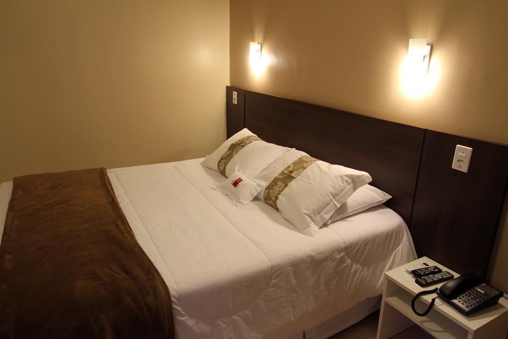 Hotel Curi Executive بيلوتاس الغرفة الصورة