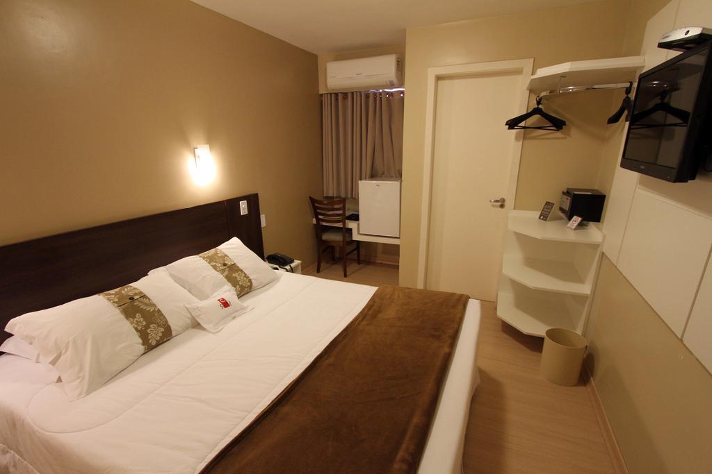 Hotel Curi Executive بيلوتاس الغرفة الصورة