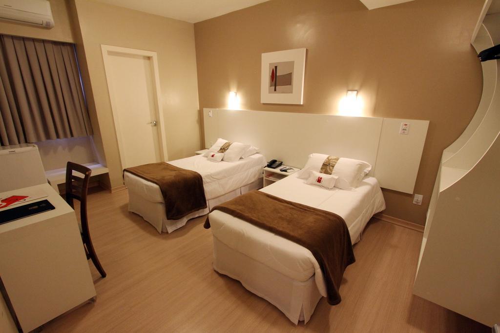 Hotel Curi Executive بيلوتاس الغرفة الصورة